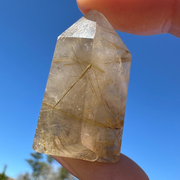 High Quality Gold Rutilated Quartz Tower/Obelisk Point - Picture 1 of 7